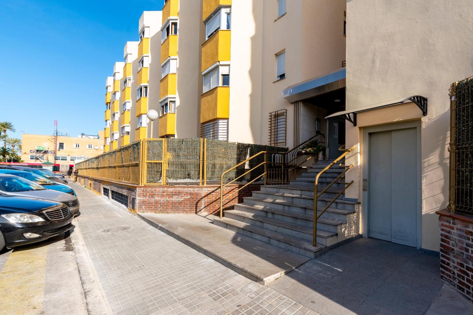 Diseno Y Comodidad En Bami Sevilla Kültér fotó